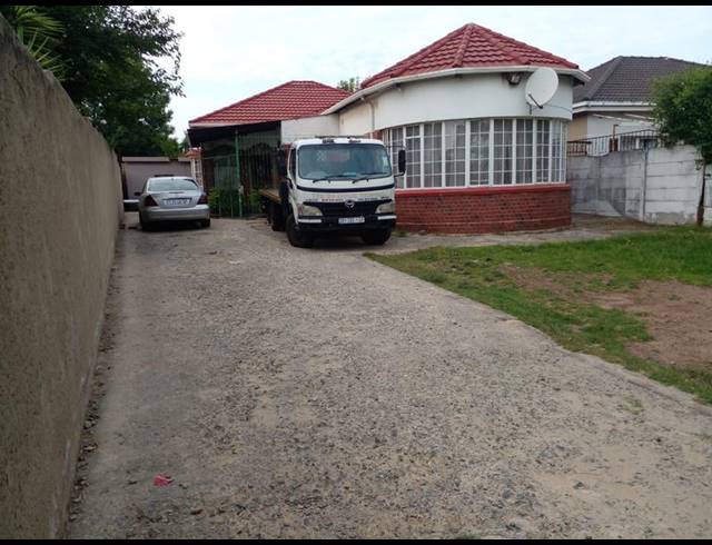 3 BEDROOM HOUSE FOR SALE IN KENSINGTON